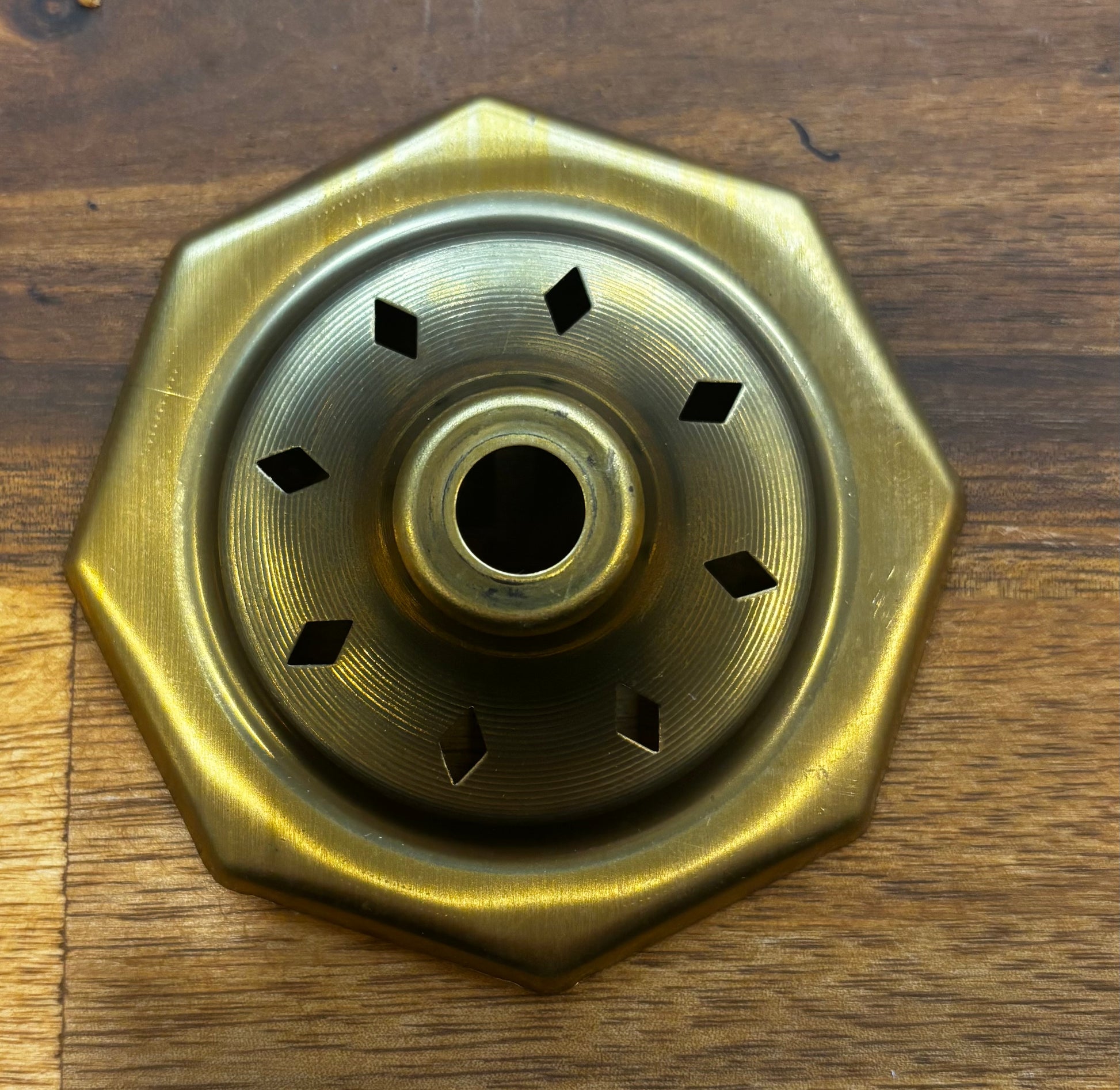 Lamp Cap, Vented 3"-1